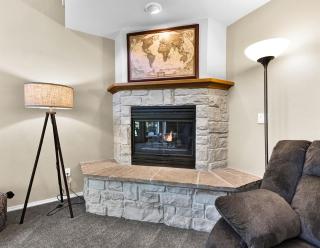 The Promenade Luxury Home and Yard - 4