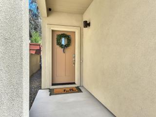 Hillside Harmony Luxury Comfort - 1