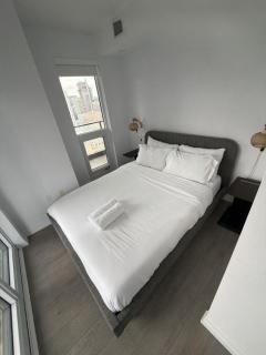 Spacious Urban 2BR Haven - Prime Location - 2