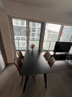 Spacious Urban 2BR Haven - Prime Location - 4