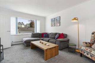 Central apartment with parking minutes from Tenby North beach - 4