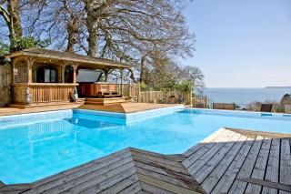 Woodend Seaside Villa - 9