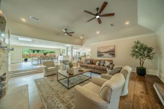Pool, Theater, Game Room & Massive Private Lawn - 8