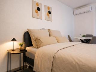 Moderan Apartman, balkon, klima, parking, WiFi, TOP lokacija - 9