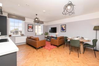 Spacious and Stylish City Centre Flat - Pass the Keys - 0