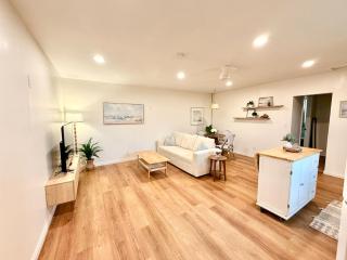 King Bungalow Getaway, 10 min from beach & LAX - 9