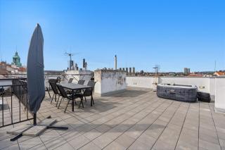 DiCaprio Penthouse Terrace - 2