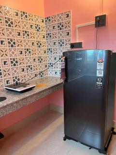 Northeastern Escape - Modern 2BHK near Six Mile - 5