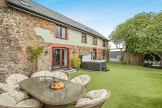 6 Bed in Holsworthy oc-s41430 - 0