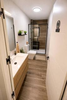 Modern Guest Room in Central Madrid with Full Accessibility - 2