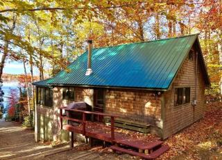 Secluded Waterfront Cabin - 9