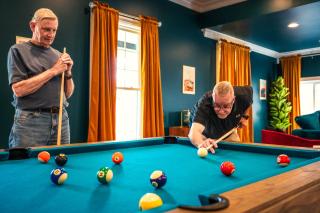 NEW Menagerie on 40th- Karaoke Lounge - Hot Tub - Pet Friendly - 8