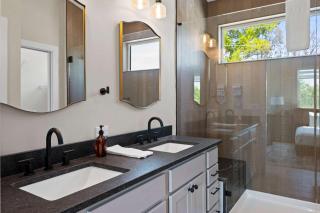 Two Homes with Hot Tubs near Ark Encounter - 1