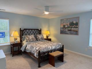 Elegant 3BR Retreat Near ODU & Downtown - 1