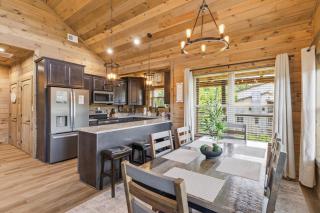 Little Bear Lodge cabin - 8
