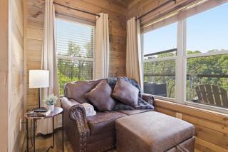 Little Bear Lodge cabin - 3