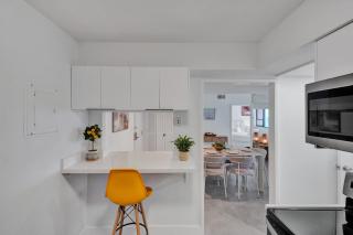 Cozy Beachfront Condo w Beach Service 1410 - 3