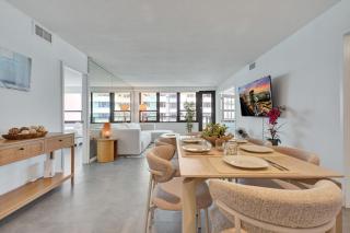 Cozy Beachfront Condo w Beach Service 1410 - 1