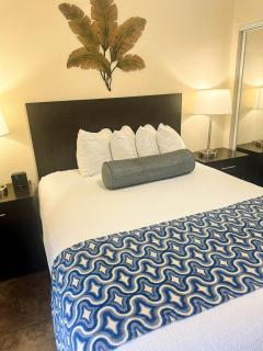 Wake Up to Stunning Views – Your Balcony Escape! - 3