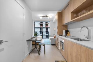 Stylish Studio Downtown Pool Gym Sauna - 3