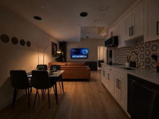 Luxury Guest Suite on Shaganappi - 3