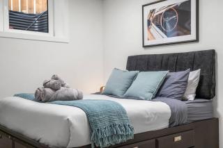 Shaganappi 2BR Private Suite near Downtown Calgary – 2 Queen Beds, Full Kitchen, Laundry - 8