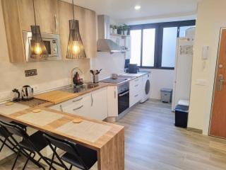 Modern Guest Room in Central Madrid - Perfect for Digital Nomads - 6