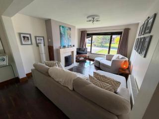 New Modern Family Home - 1