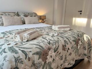 Mosaic Urban Retreat with Free Parking - 2