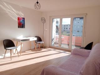 20 Min nach Zurich, Big flat with 6 Einzelbetten, gratis Parking, near Autobahn - 0