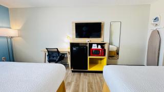 Days Inn by Wyndham Salina I-70 - 4