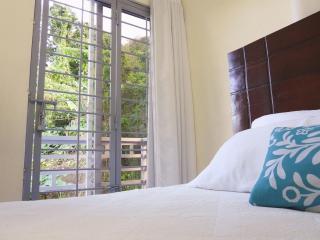 Ocean View 2BR Apartment Private Balcony Cerro Mar - 2