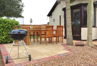 Warden Hills Contractor Retreat with Hot Tub & Parking M1 A6 & Central Luton access - 5