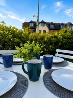 Stylish Garden Flat with Parking 20min to Central London - Sleep 6 - 4