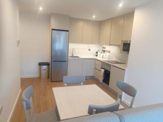 Victory Suites - Deluxe Apartments, Close to the Airport - 4
