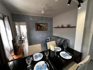 Canto forte- Suíte c/varanda - até 5 hóspedes- garagem - WI FI e 200 metros da Praia, 50 metros da Av Gastronômica da PG - 6