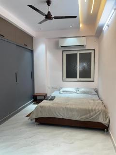 Shiny Home stay - 8