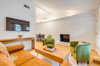 Large Deck, Rec Room! 2-Unit ATX Retreat By Campus - 6