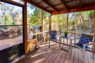 Large Deck, Rec Room! 2-Unit ATX Retreat By Campus - 2