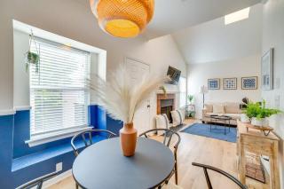 Sleek Condo with Patio - 1