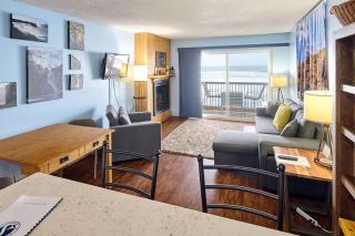 Lovely Oceanfront Condo -Top Floor - Pet Friendly - 2