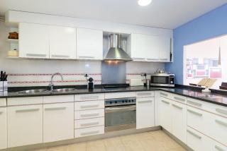 Marvista - Bright Apt w Seaview, Pool - 2