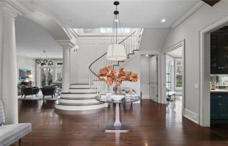 Upland Manor by Rove Travel - Luxe Estate with Pool - 5