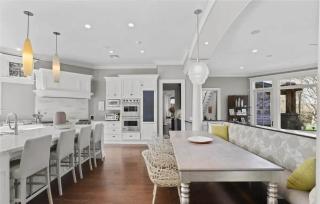 Upland Manor by Rove Travel - Luxe Estate with Pool - 2