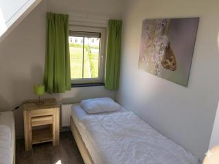 Pet-Loving Stay with Garden - Breskens - 1