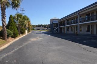 Baymont Inn - 9