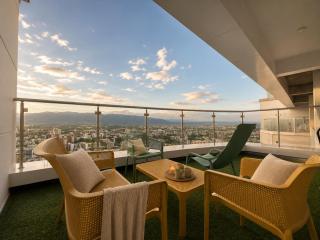 32nd Floor Sky View Pool Gym Free Parking - 8
