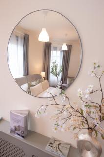 The Stage Door - 3BR in Central Tunbridge Wells - Sleeps up to 8 People - 2