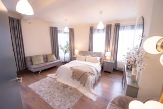 The Stage Door - 3BR in Central Tunbridge Wells - Sleeps up to 8 People - 8