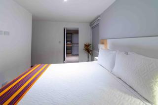 Modern 3BR Apt with Free Parking - 1
